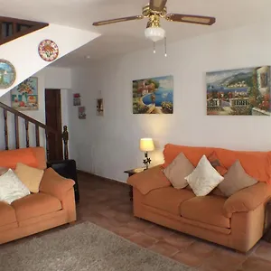 nueva-nerja-townhouse.hotelsinnerja.org/